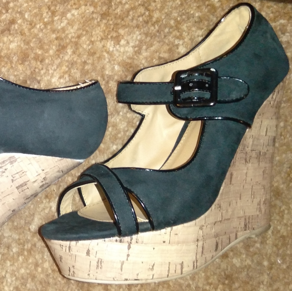 ShoeDazzle Wedges
